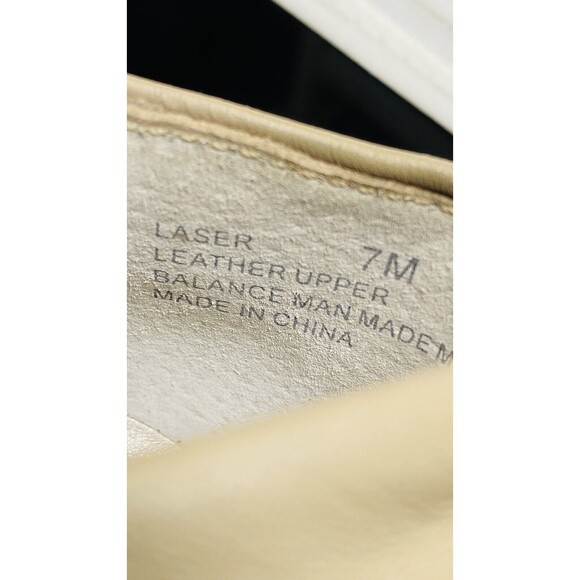 Me Too Booties Women 7 Taupe Leather Laser Ankle Platform Heel Slip On Zip - Picture 6 of 6